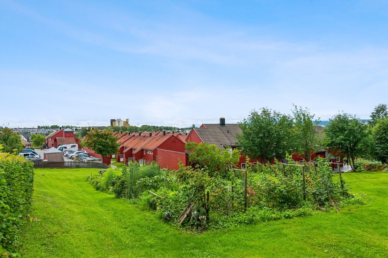 Borettslaget ligger 3 km fra Hamar sentrum Galleribilde