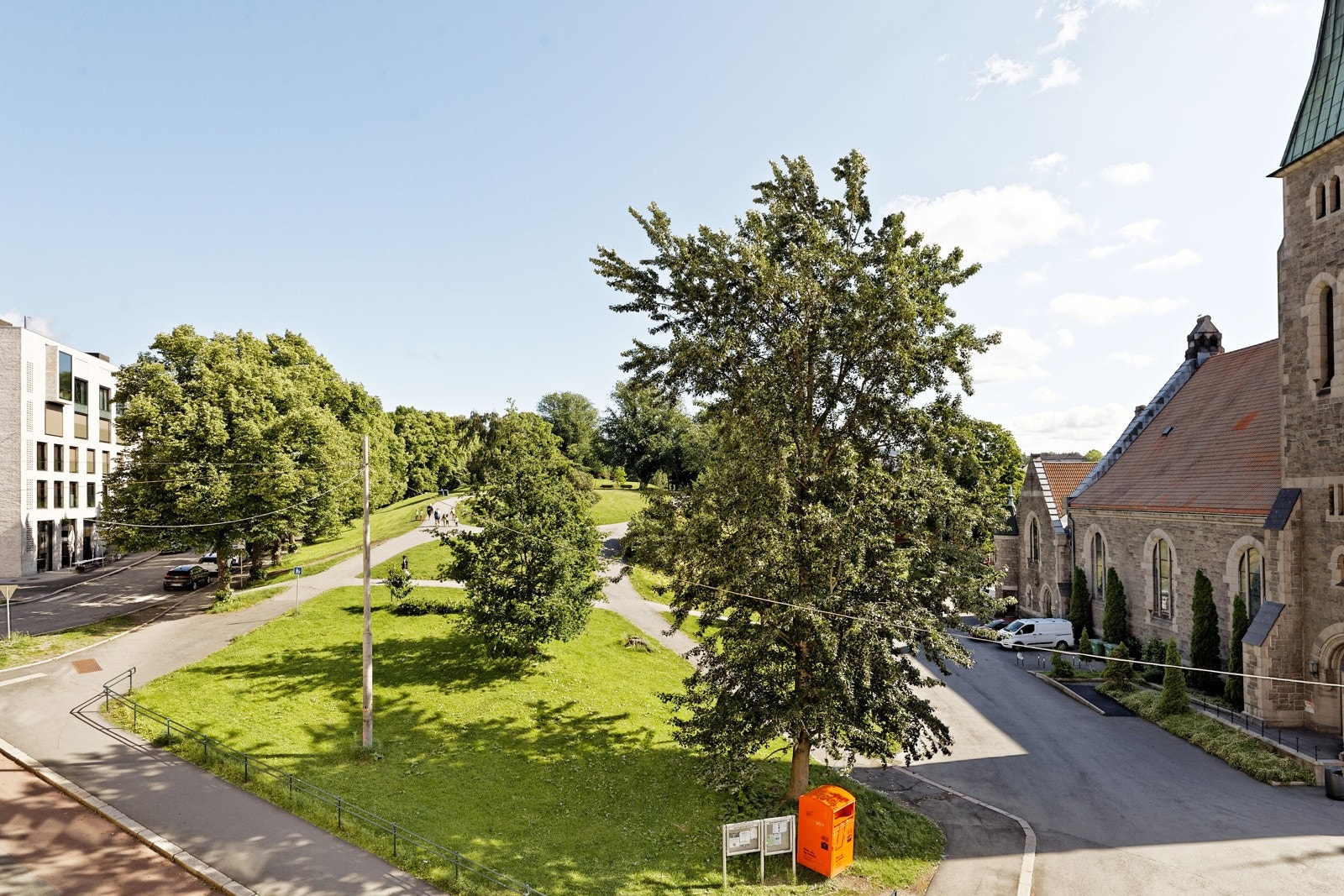Kort vei til flere parker og hyggelige turområder like ved leiligheten Galleribilde