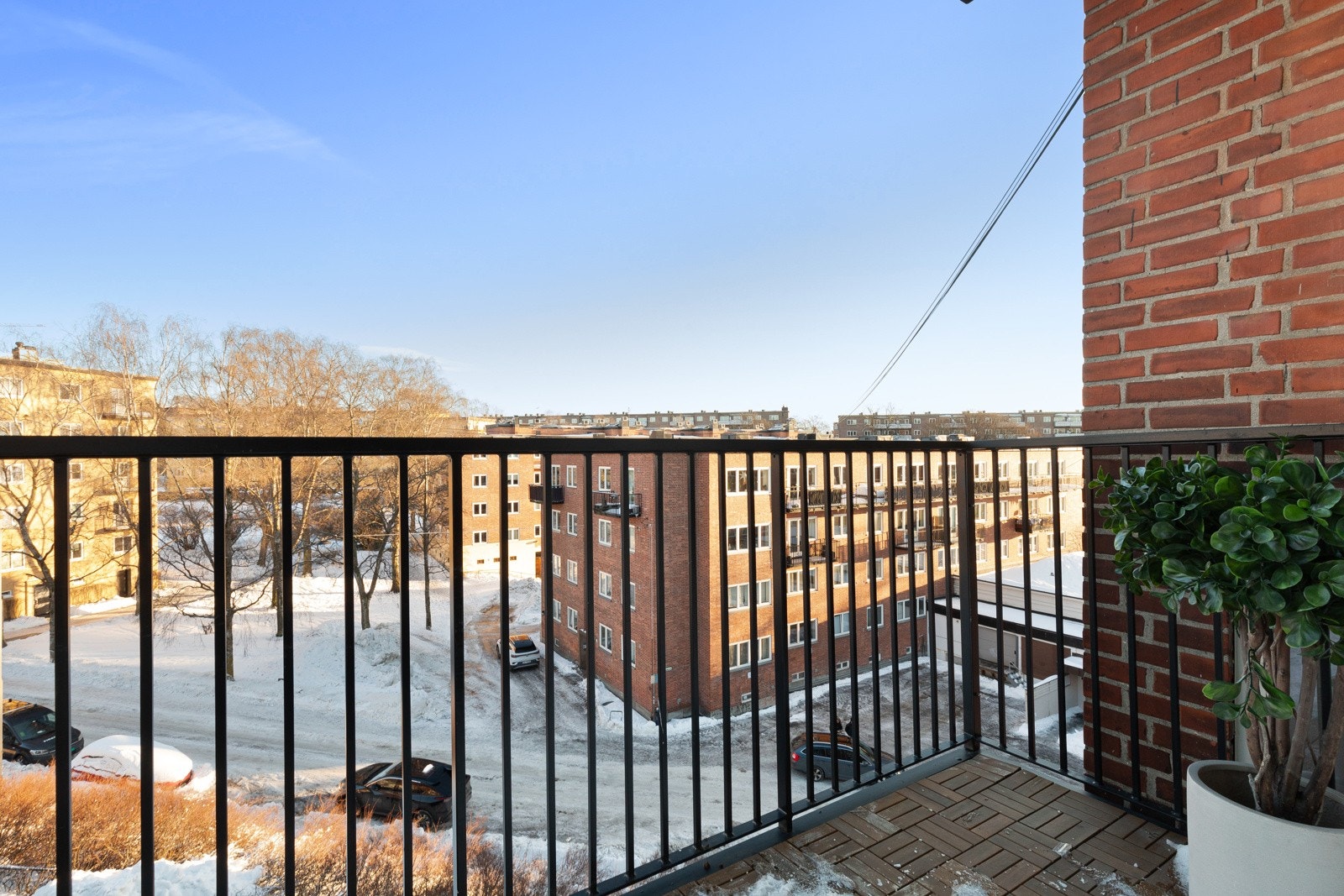 Her er det plass til forskjellig utemøblement, beplantning og grill. Galleribilde