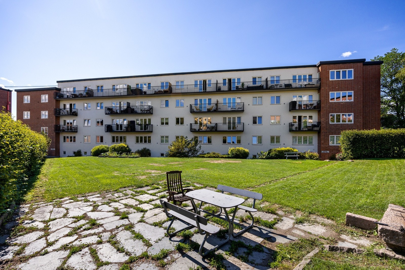 Borettslagets hageanlegg er et flott alternativ til nabolagets mange parkanlegg! Galleribilde