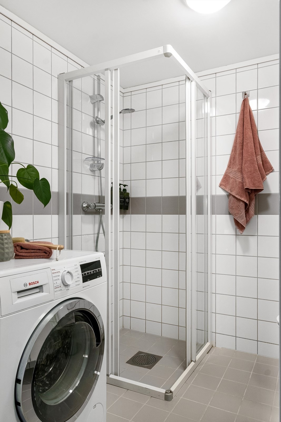 Opplegg for vaskemaskin. Galleribilde