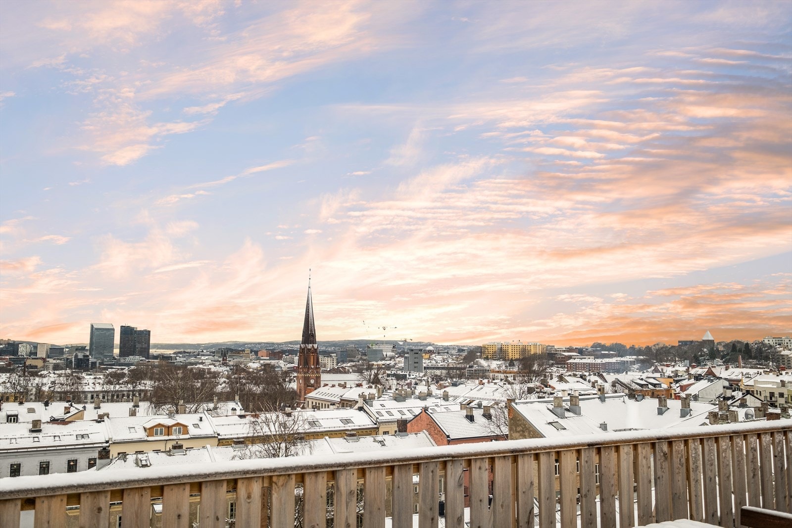 Utsikt fra felles takterrasse. Galleribilde