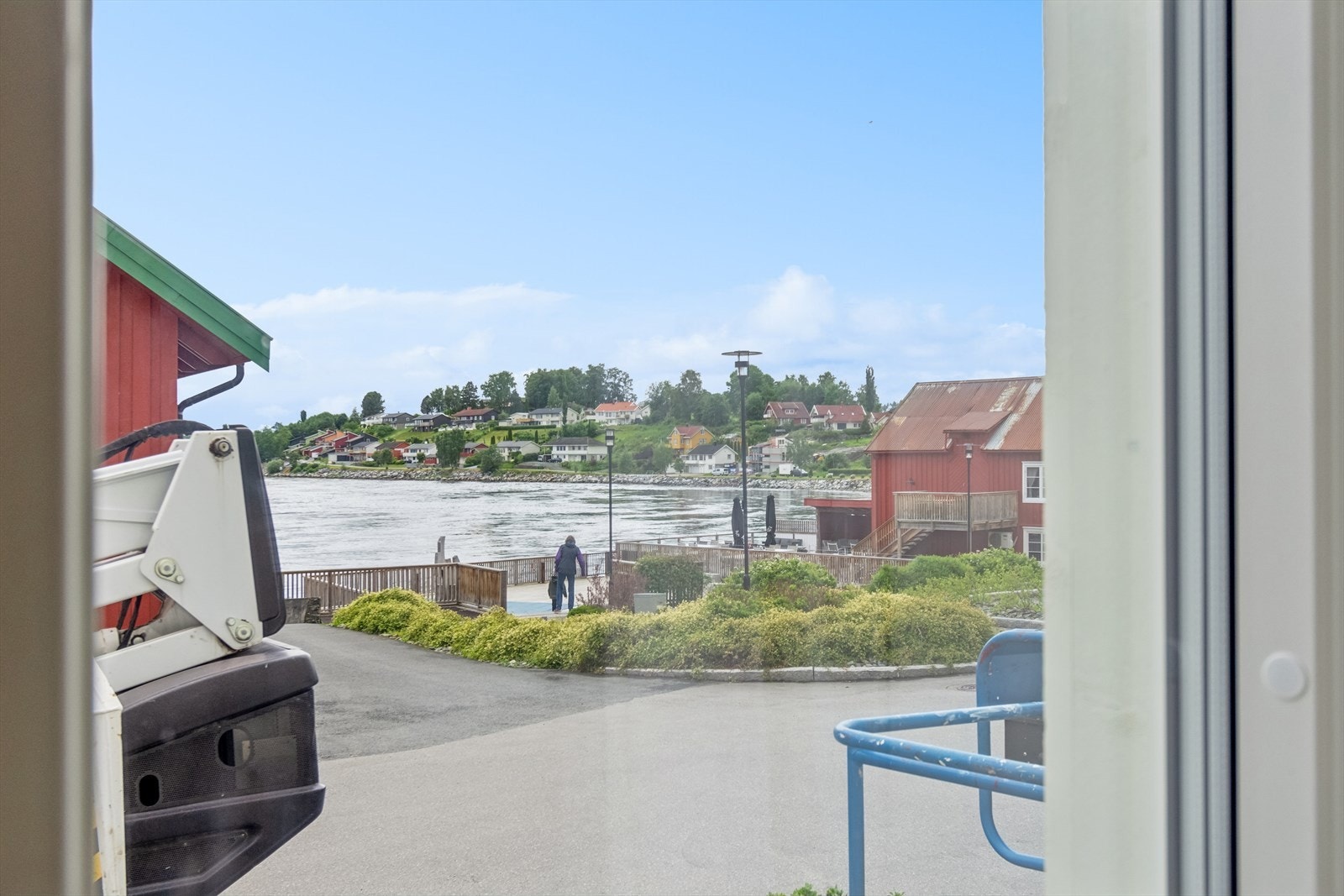 Den sjønære beliggenheten danner flotte rammer for hele området. Galleribilde