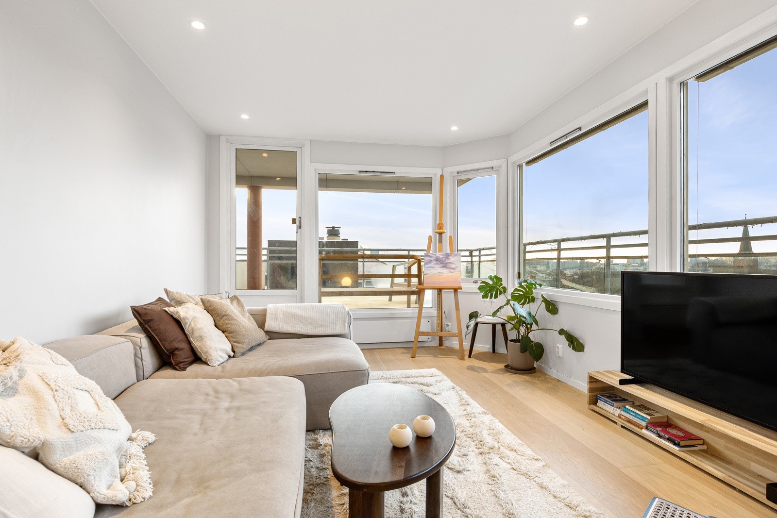 Store vindusflater og virkelig flotte lysforhold. Galleribilde