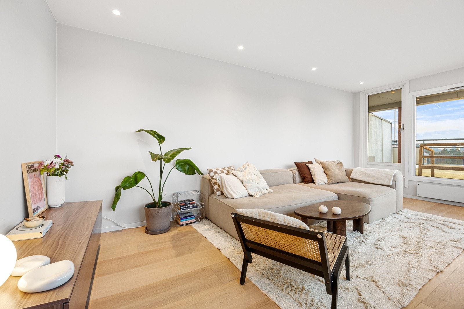 Nymalte overflater og ny laminat i 2022. Galleribilde