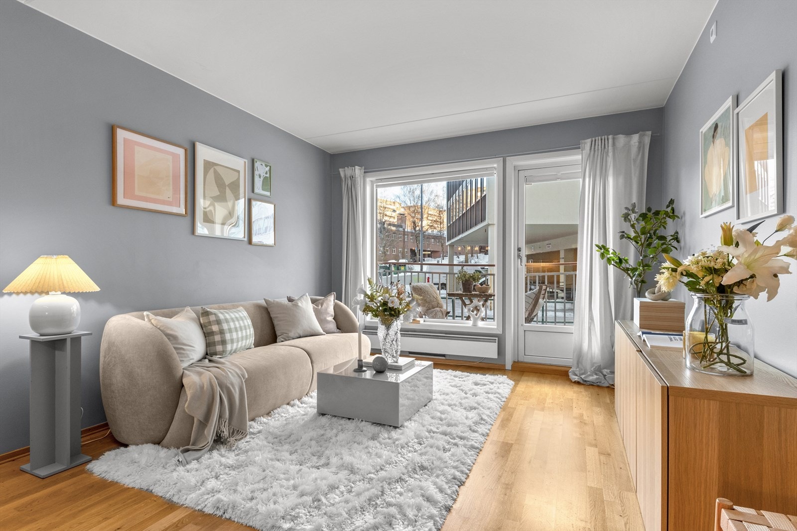 Fra stuen er det direkte adkomst til balkongen. Galleribilde