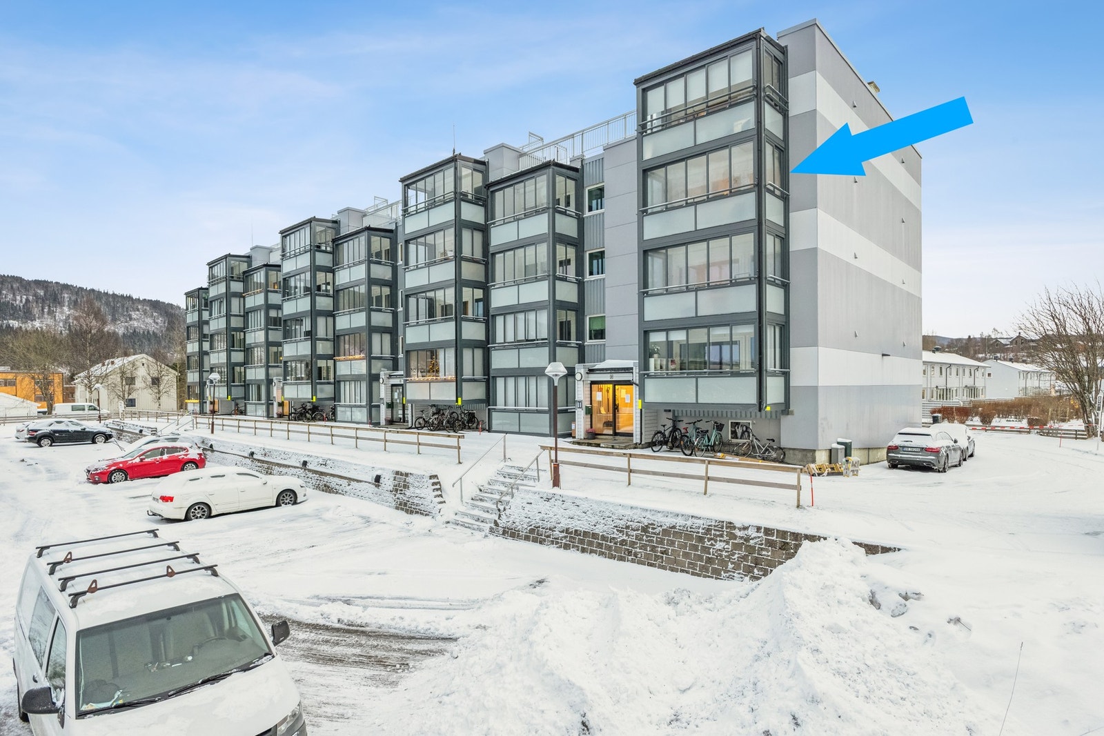 Dette er en velholdt bolig og borettslag med sentral plassering på Nyrud, i 3. etasje Galleribilde