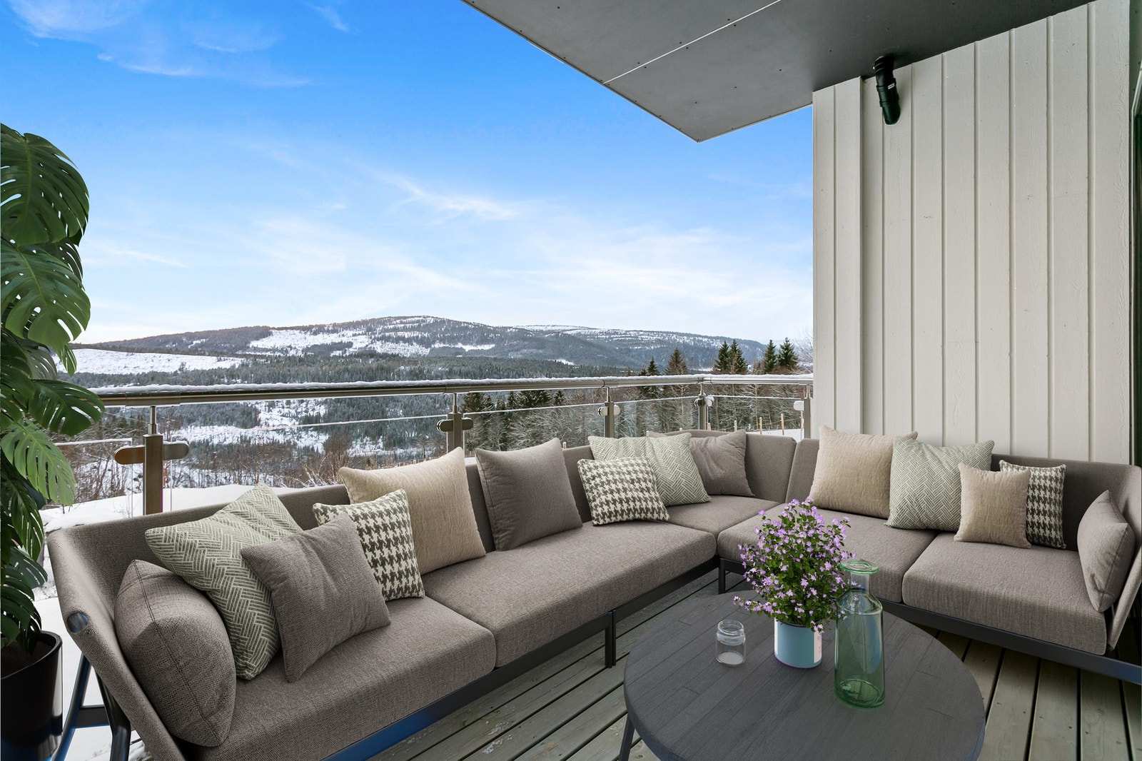 Terrasse. med gode solforhold. Illustrasjons bilde av potensiell møblering. Galleribilde