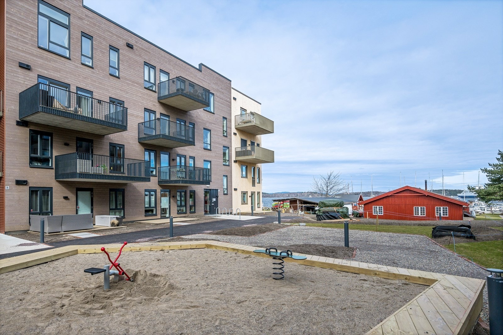 Felles gårdsrom som blir opparbeidet ferdig denne våren. Galleribilde