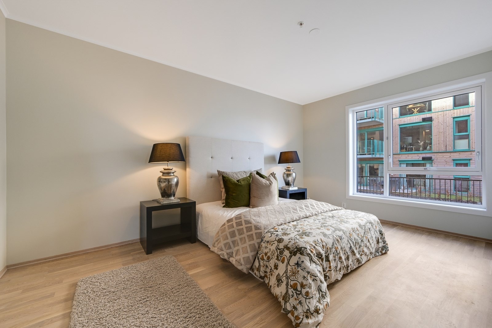 Stor og lekkert hovedsoverom. Galleribilde