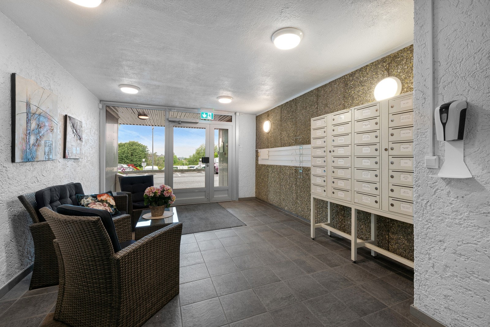 Felles inngangsparti. Galleribilde