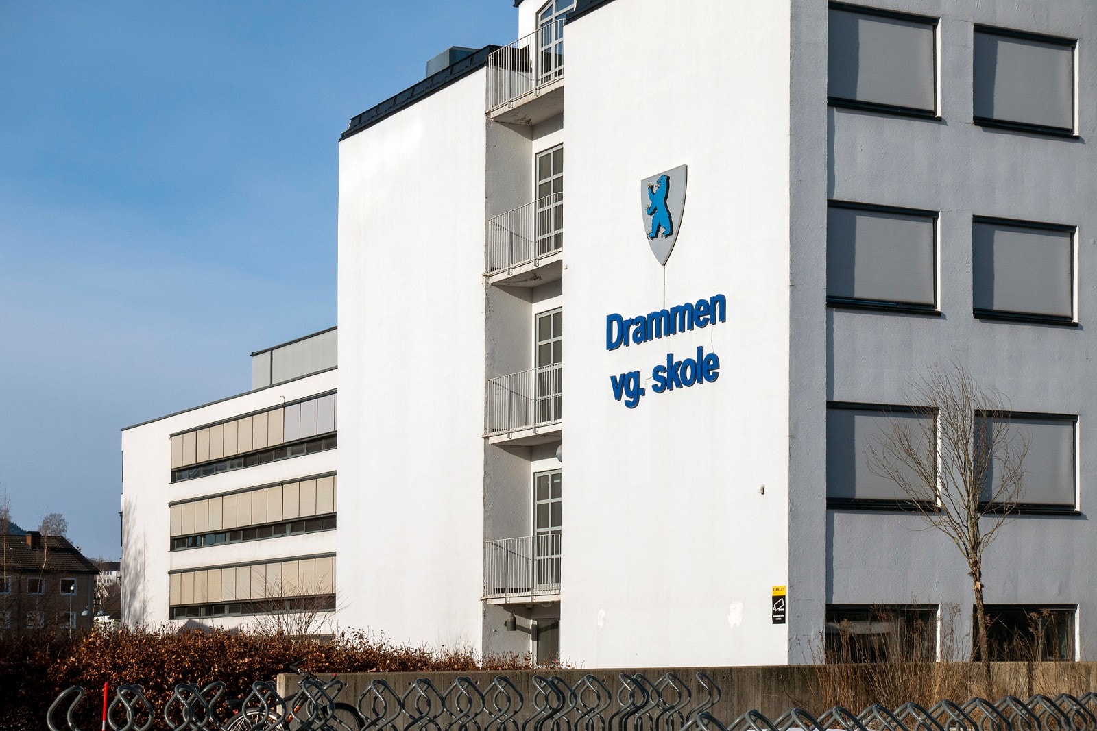 Universitetet i Sørøst-Norge holder til på Papirbredden, helt nede ved elva. Her finner du også restauranter, kafeer, rockescene og kulturliv vegg-i-vegg. Galleribilde