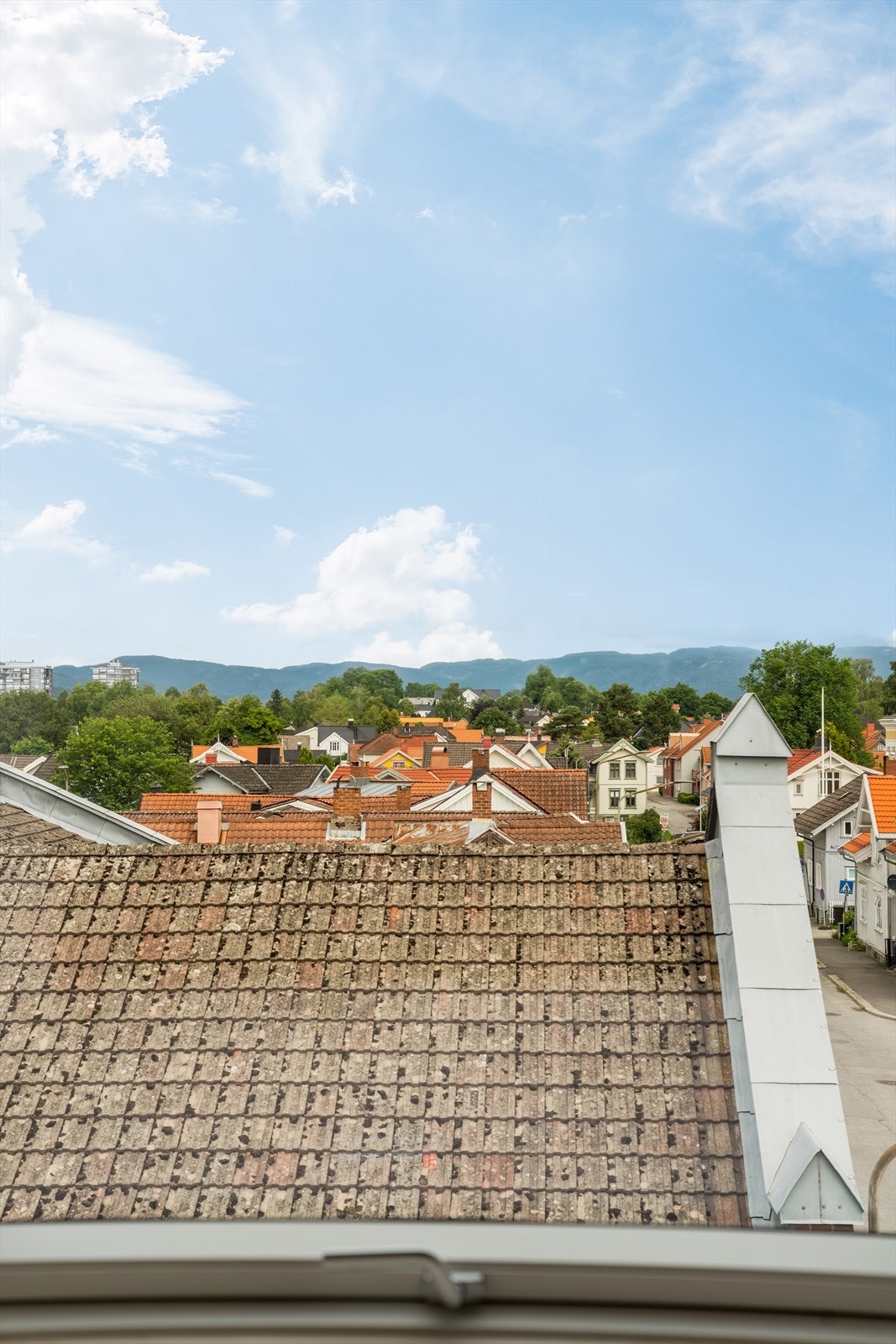 Flott utsikt fra leiligheten både mot horisonten i nord og sentrum i syd Galleribilde