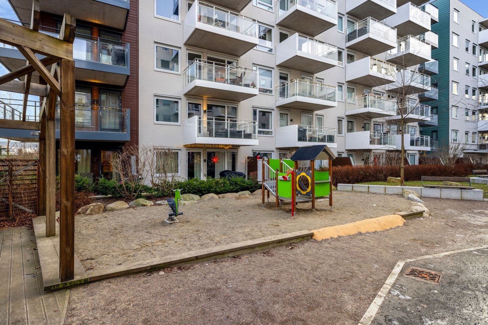 Her er det flere lekeplasser, sittegrupper og aktiviteter for barn. Galleribilde