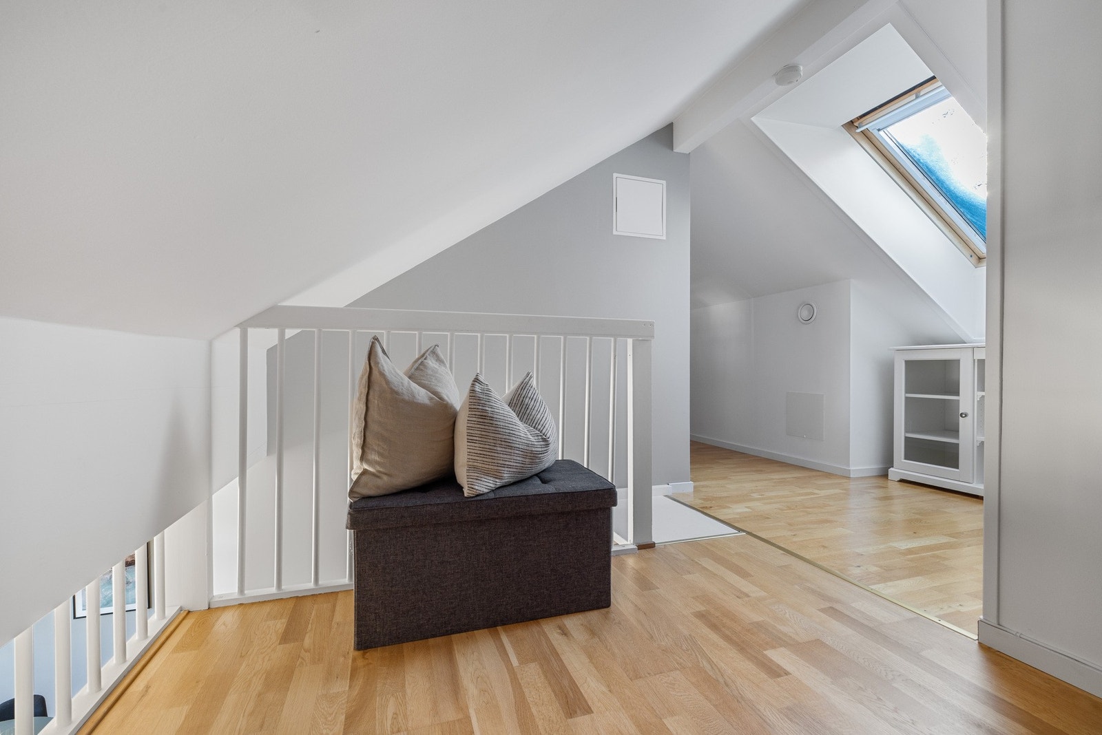 Praktisk og romslig hems på ca. 20 m² i gulvareal (GUA). Galleribilde