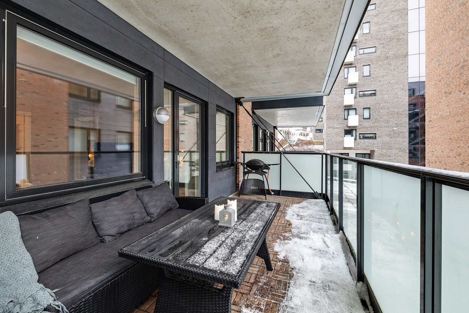 Adkomst til balkongen fra stuen. Galleribilde