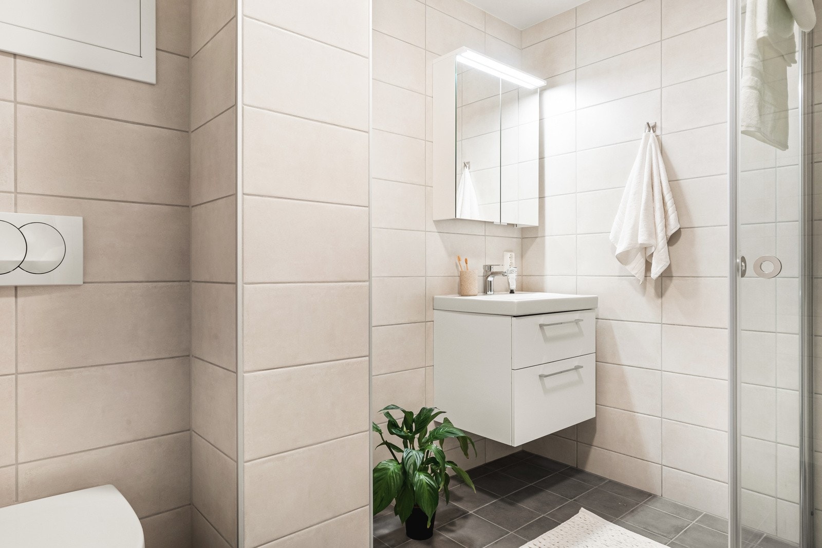 Badet er målt til ca. 4,4 kvm og er nytt fra 2023! Galleribilde