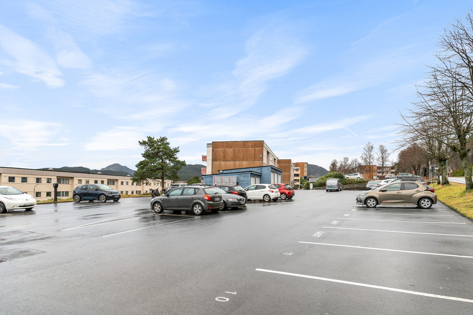 Parkeringsplass tildeles av borettslaget. Galleribilde