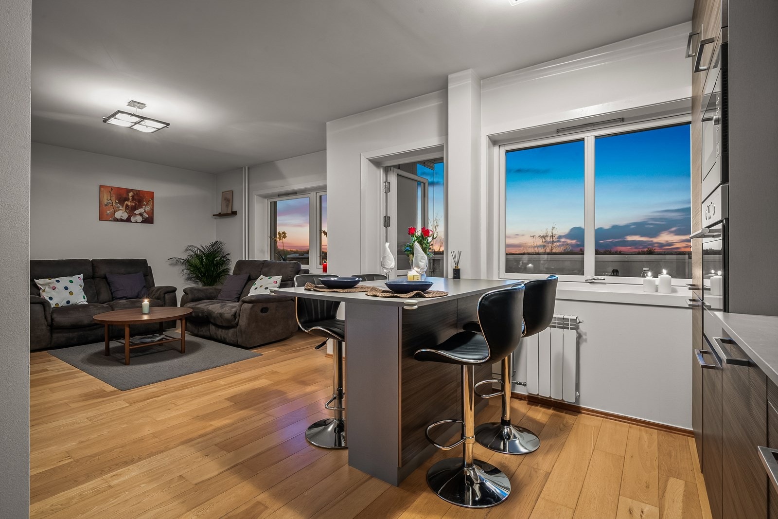 Leiligheten ligger i byggets 4. etasje og har en god planløsning. Galleribilde