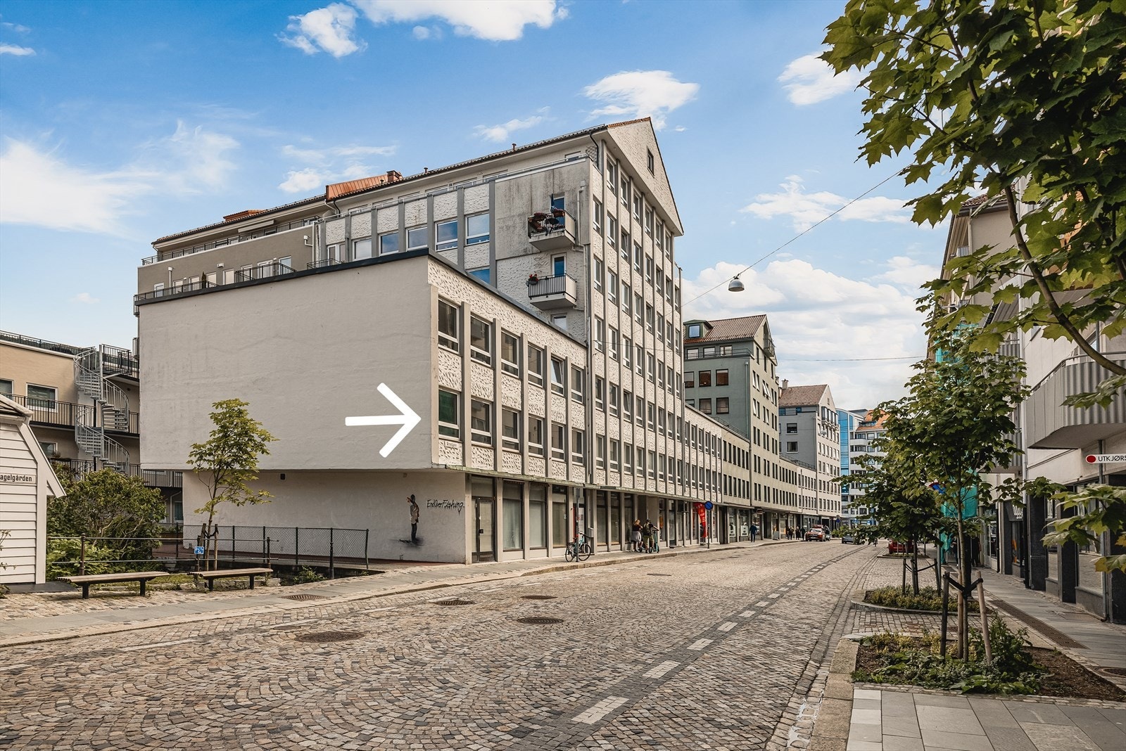 - Strandgaten strekker seg fra sentrumskjernen ut til Nordnesparken, og er nylig renovert med ny brostein, sykkelvei og fin beplantning - Galleribilde