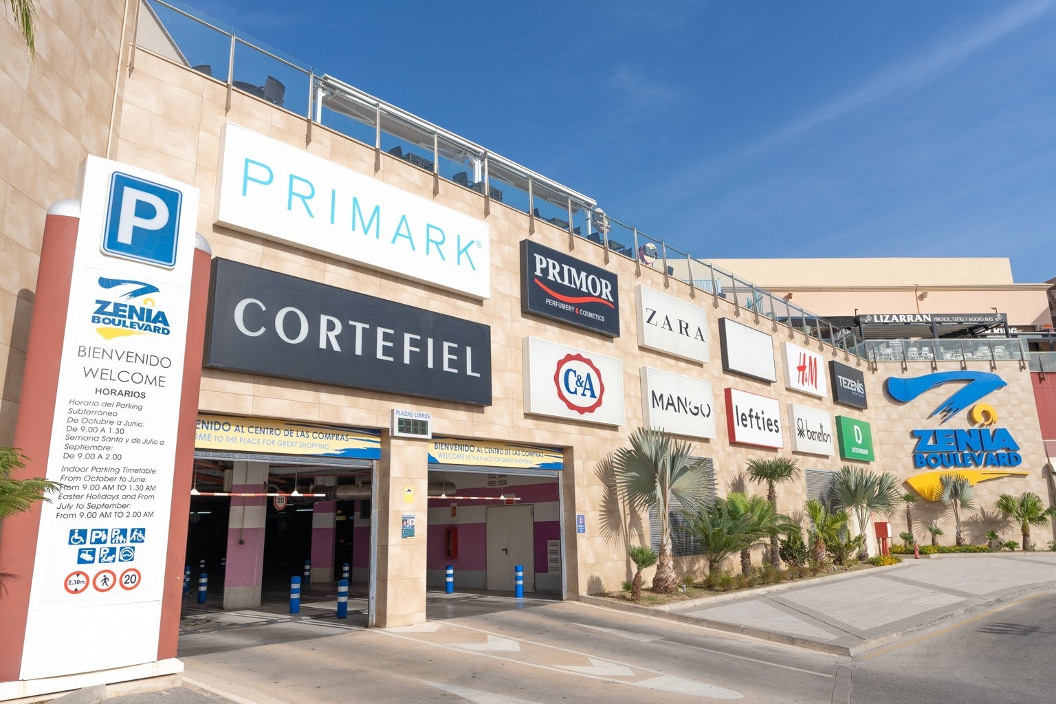 Du går til La Zenia Boulevard på 20 min fra leiligheten Galleribilde