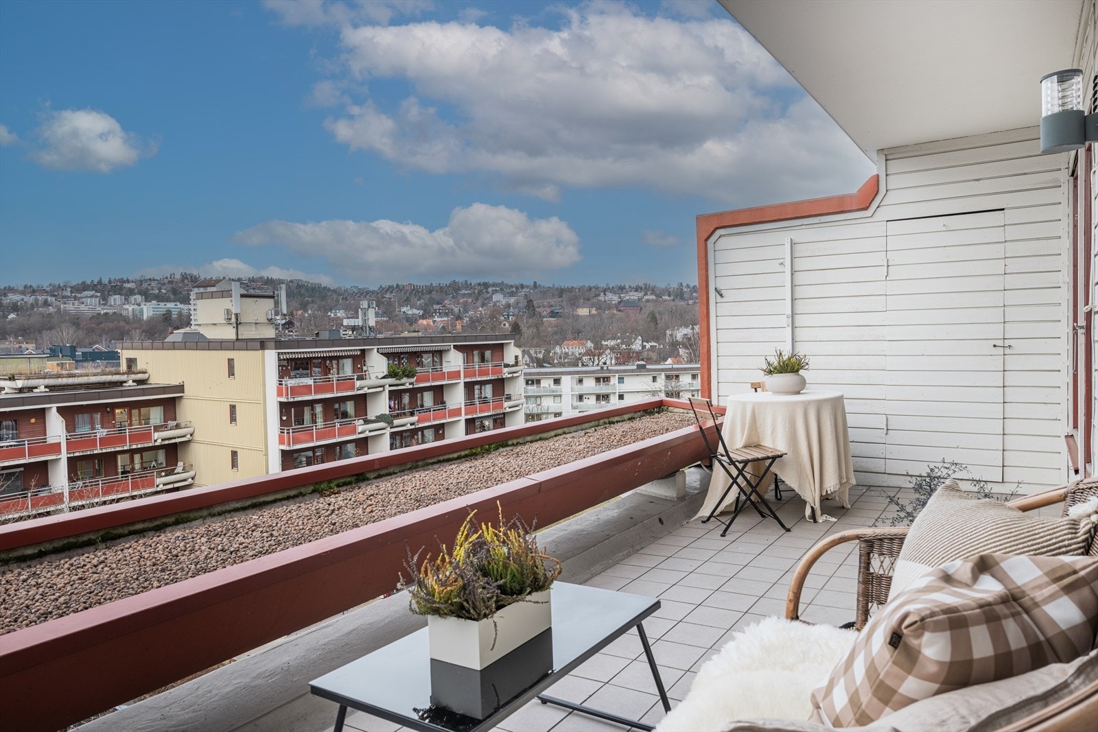 Fra stuen er det utgang til vestvendt balkong på 12 kvm. Galleribilde