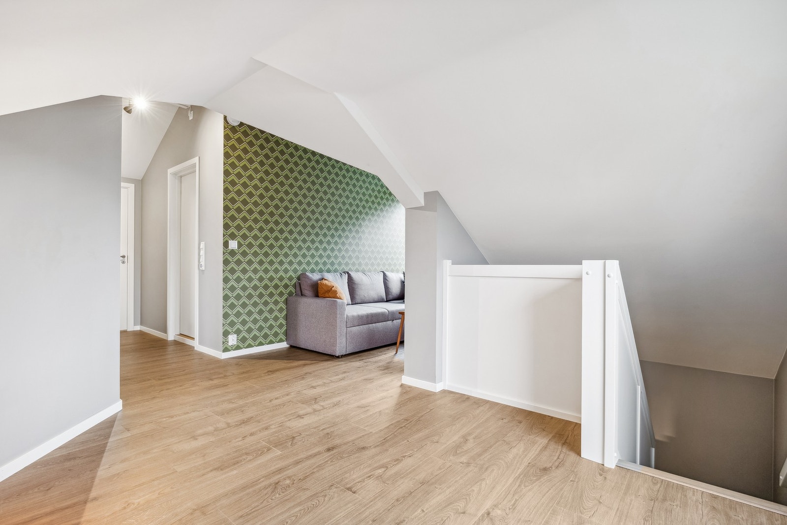 Loftsetasjen ble innredet i 2021 av innleid firma. Galleribilde