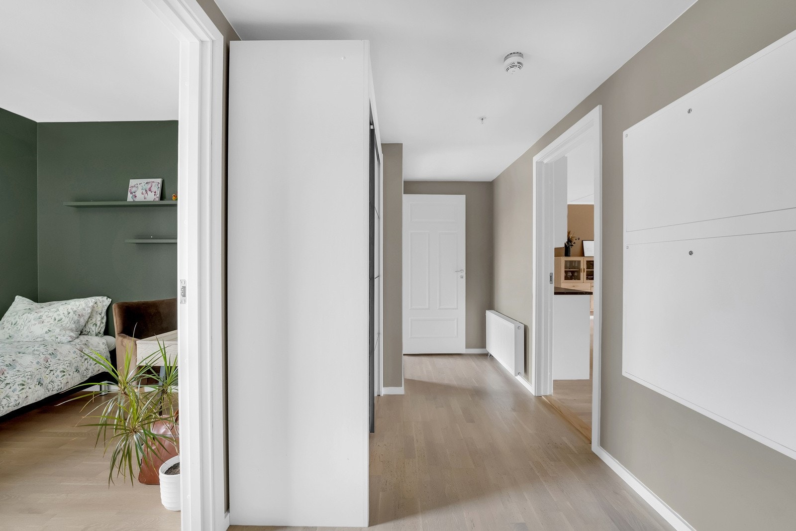 Entré/gang. Galleribilde