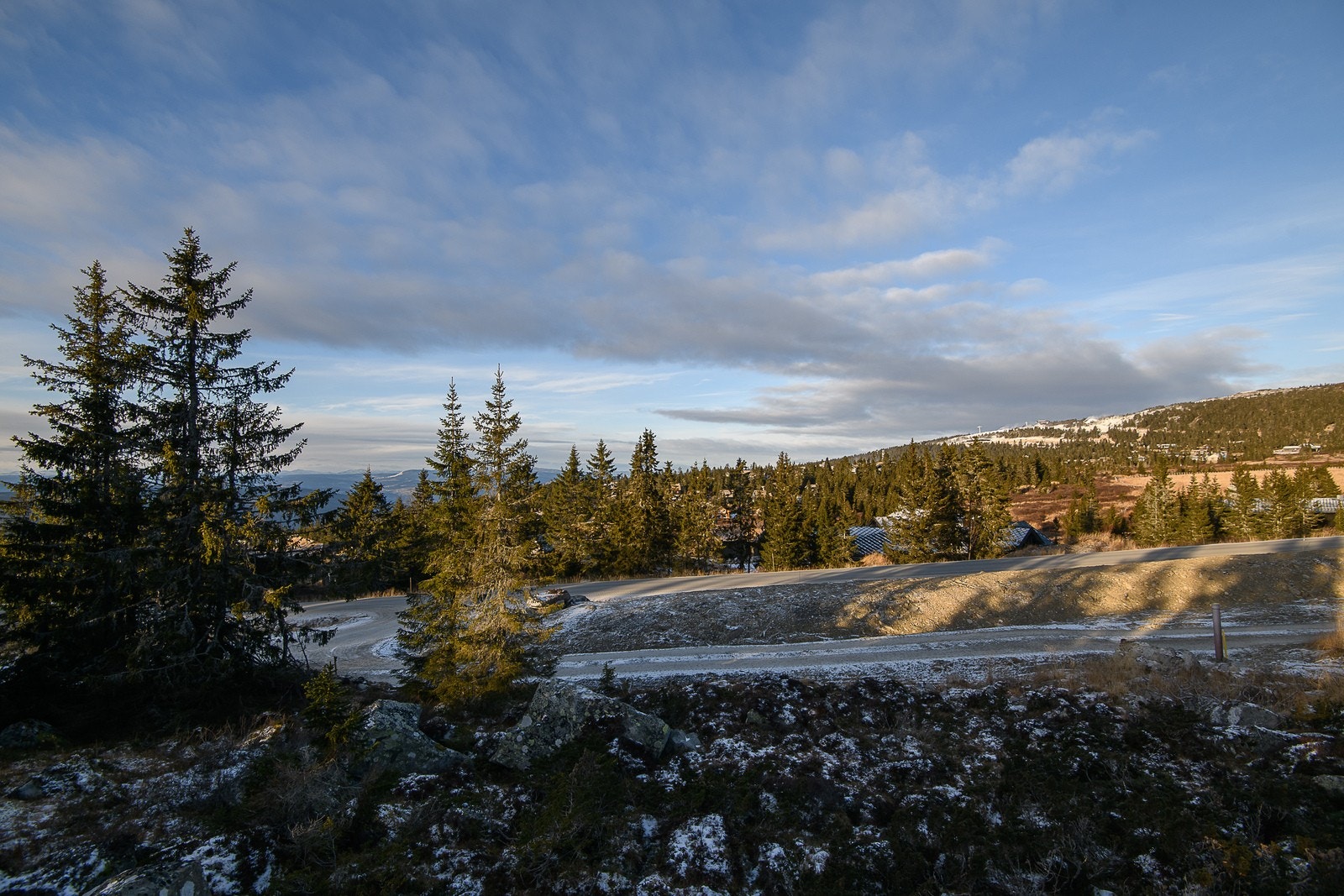 Utsikt fra tomt 6 mot Hafjelltoppen. Galleribilde