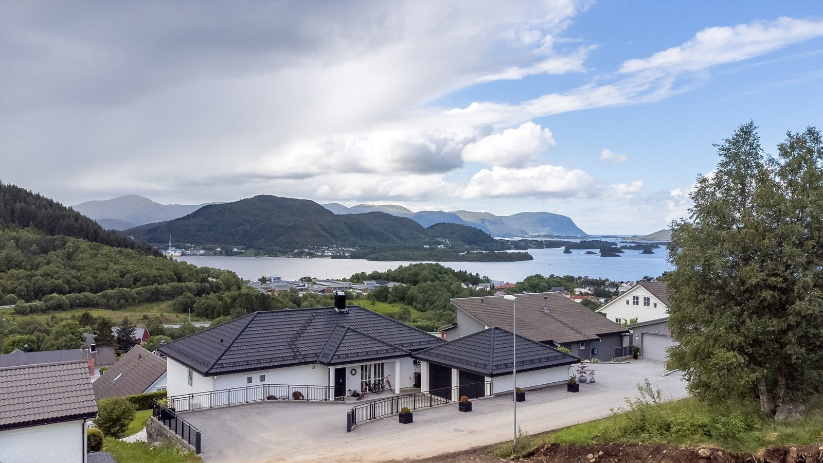 Tomta har fine utsiktsforhold Galleribilde