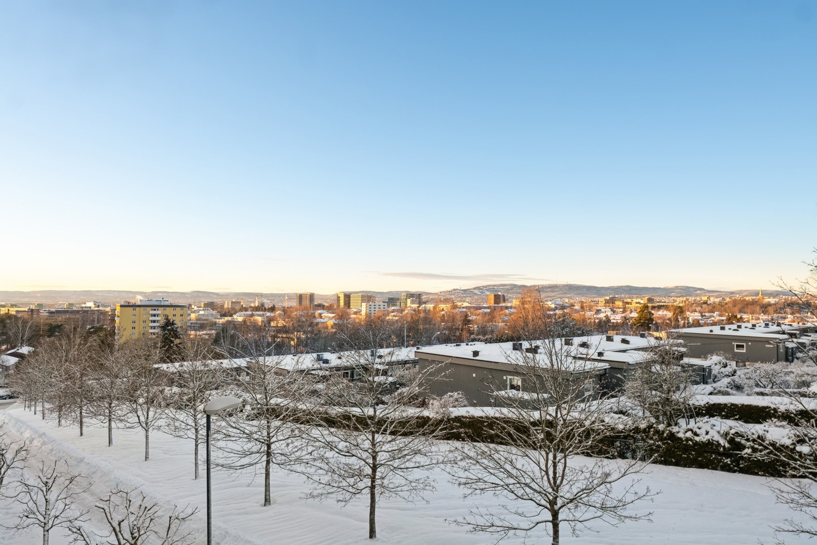 Utsikt fra balkong Galleribilde