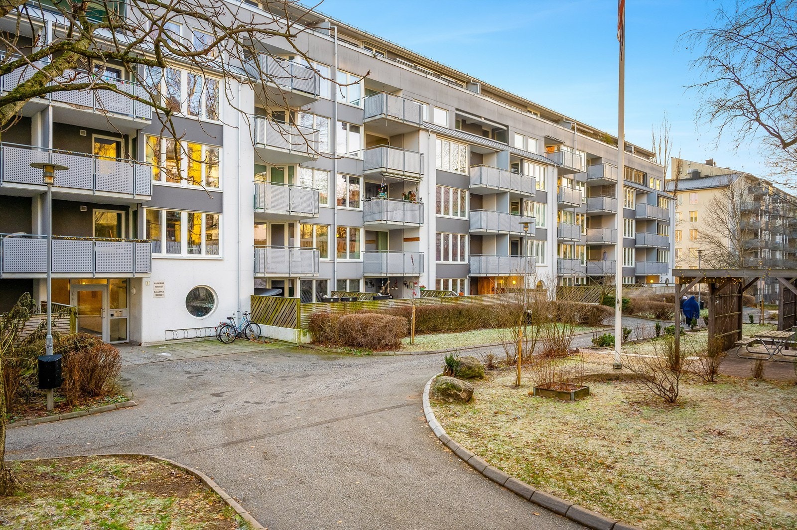 Tøyen er en bydel i utvikling og "Tøyenløftet" har ført til at området er blitt attraktivt og kulturlivet blomstrer Galleribilde