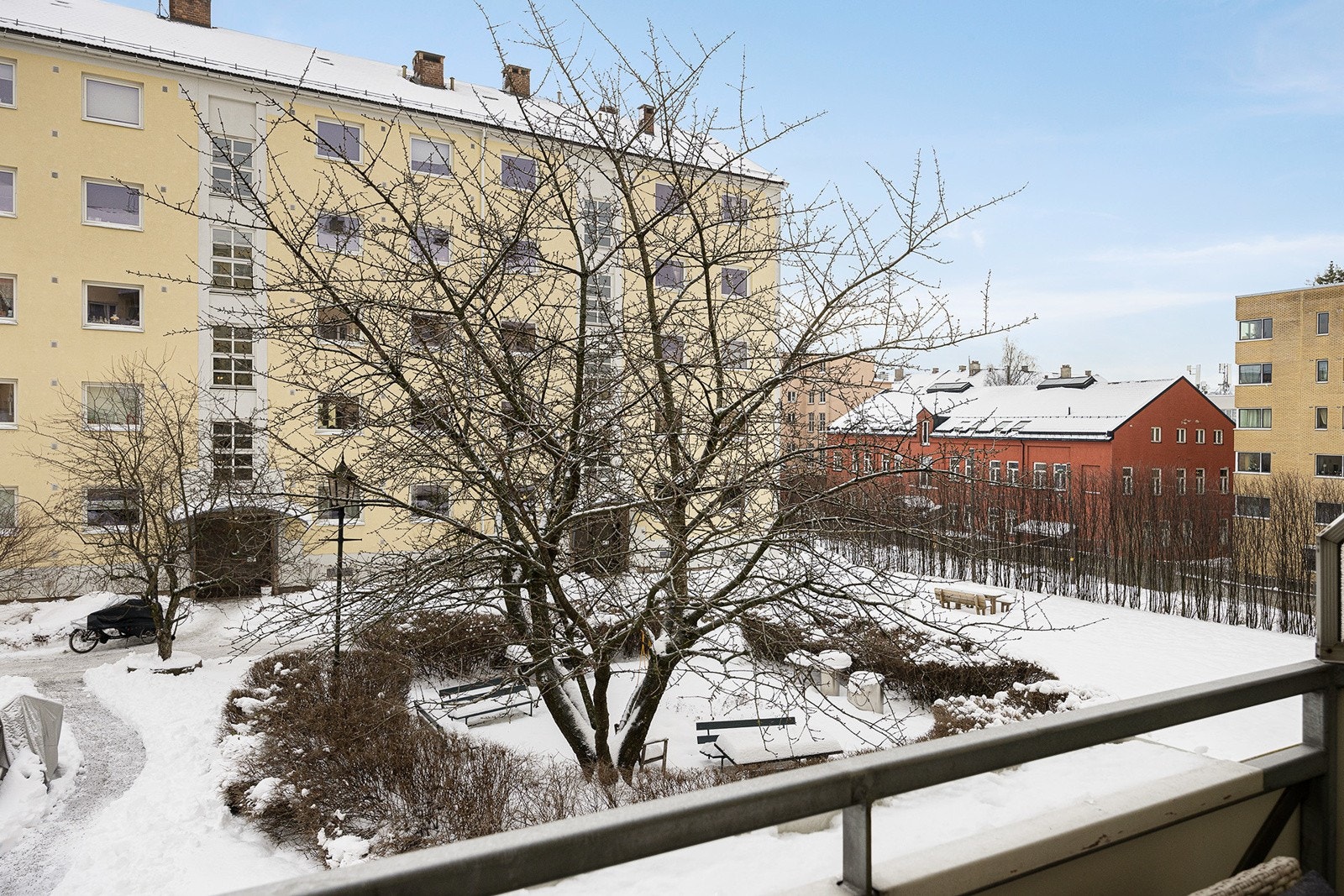 Utsikt fra balkong Galleribilde