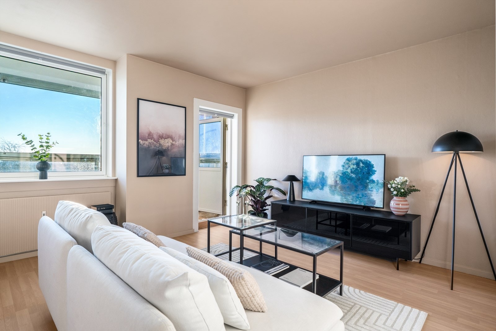 Vinduene og dører ble skiftet i 2014 av borettslaget. Galleribilde