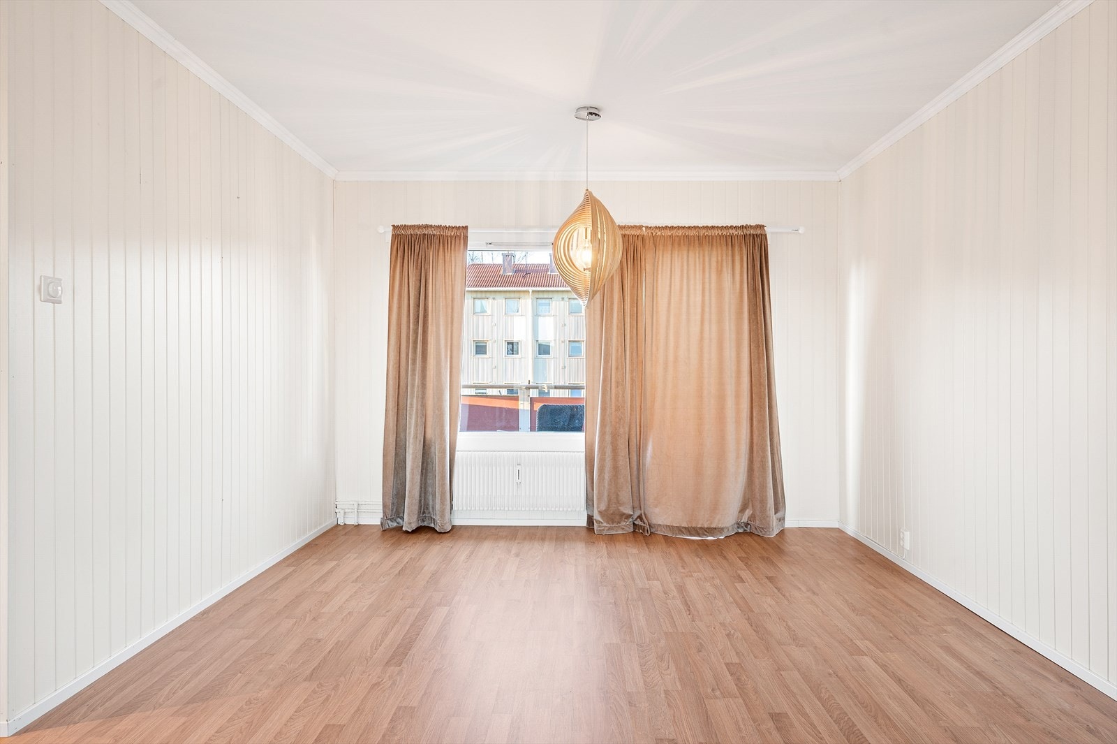 - Fra stuen er det adkomst til boligens balkong - Galleribilde