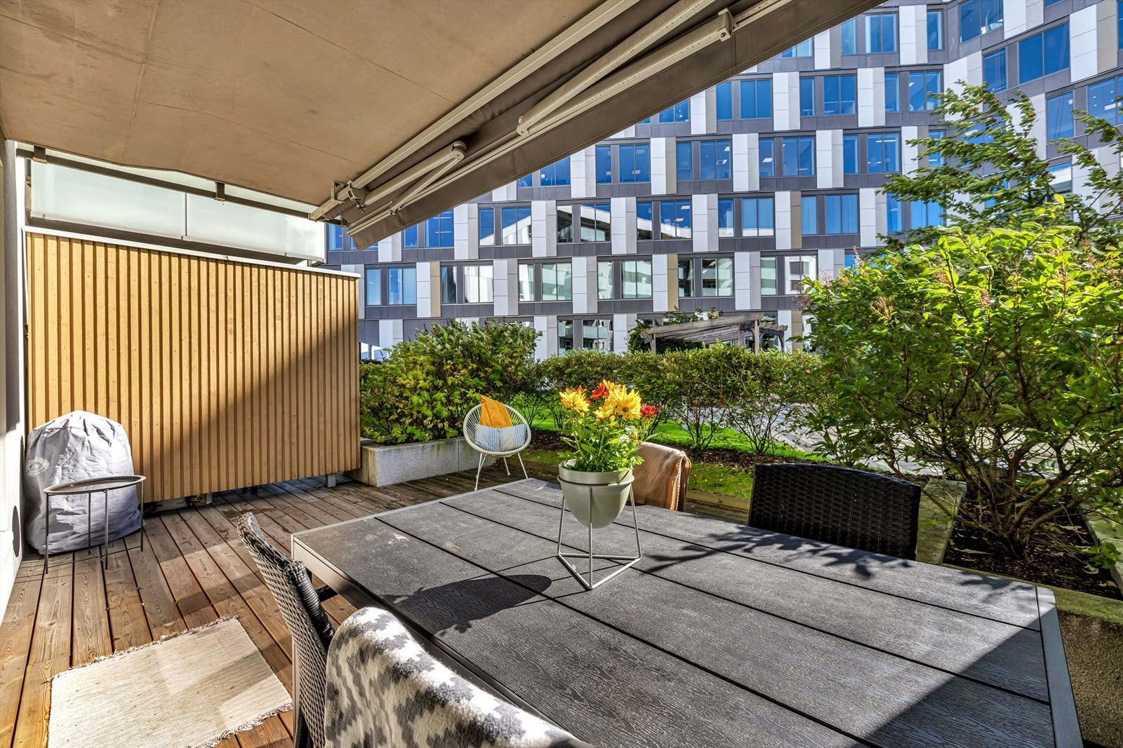 Sommerbilde fra terrasse Galleribilde