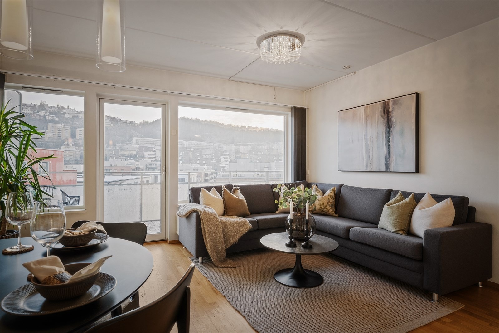 Velkommen til Turbinveien 8 presentert av Marthe Grønnslett v. Nordvik Bjørvika. Galleribilde