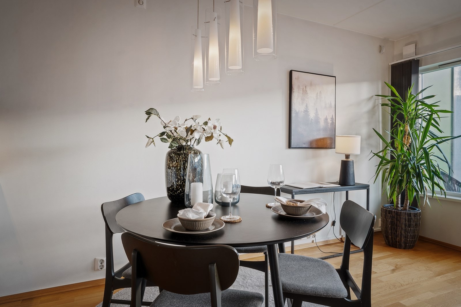 Det er mulighet for individuell nedbetaling av fellesgjelden. Ved full nedbetaling vil de totale felleskostnadene reduseres til kr. 2.857,- (etter dagens lånebetingelser. (pr. 27.11.24) Galleribilde