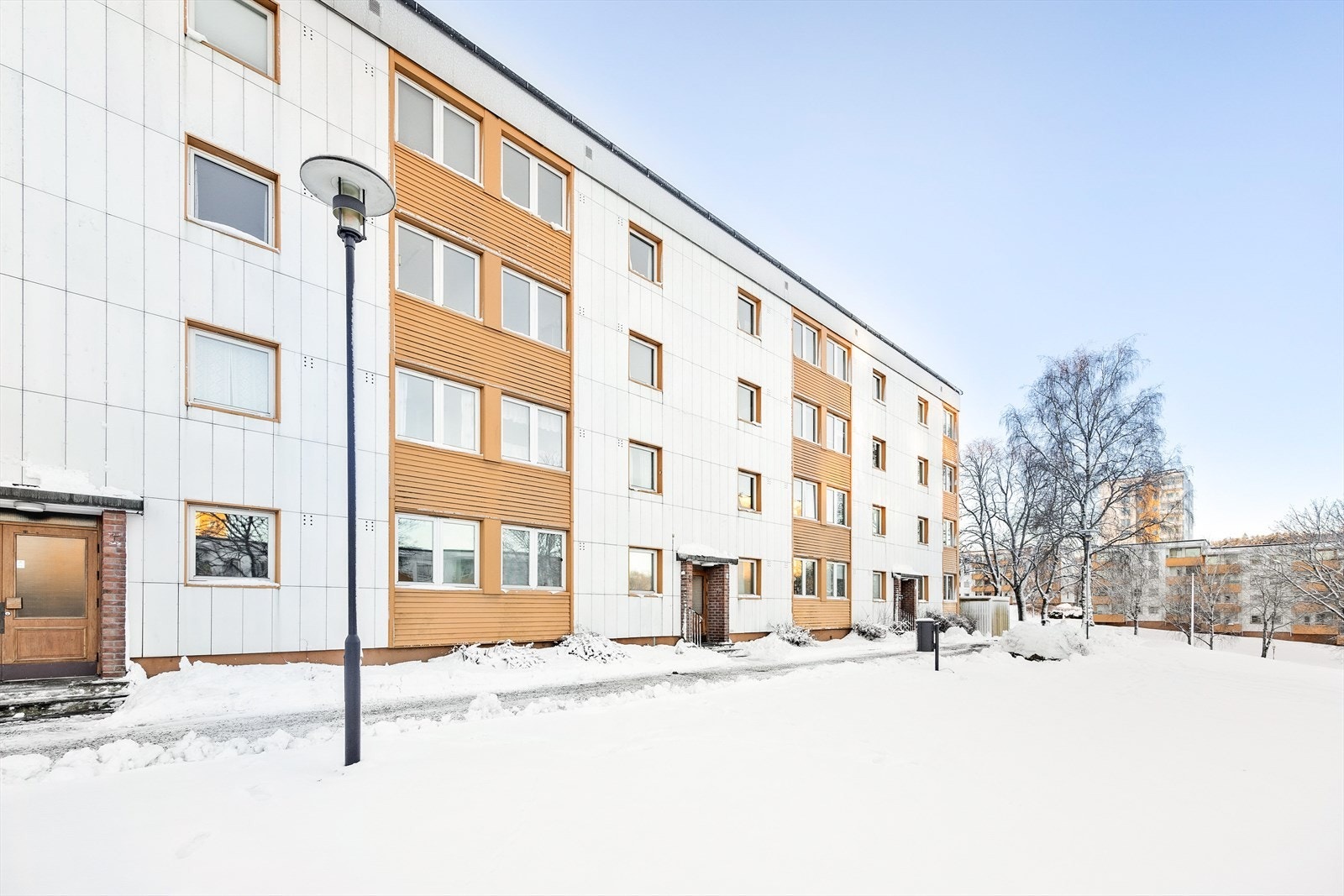 Sentral beliggenhet i veletablert, populært og meget barnevennlig boligområde på Kalbakken Galleribilde