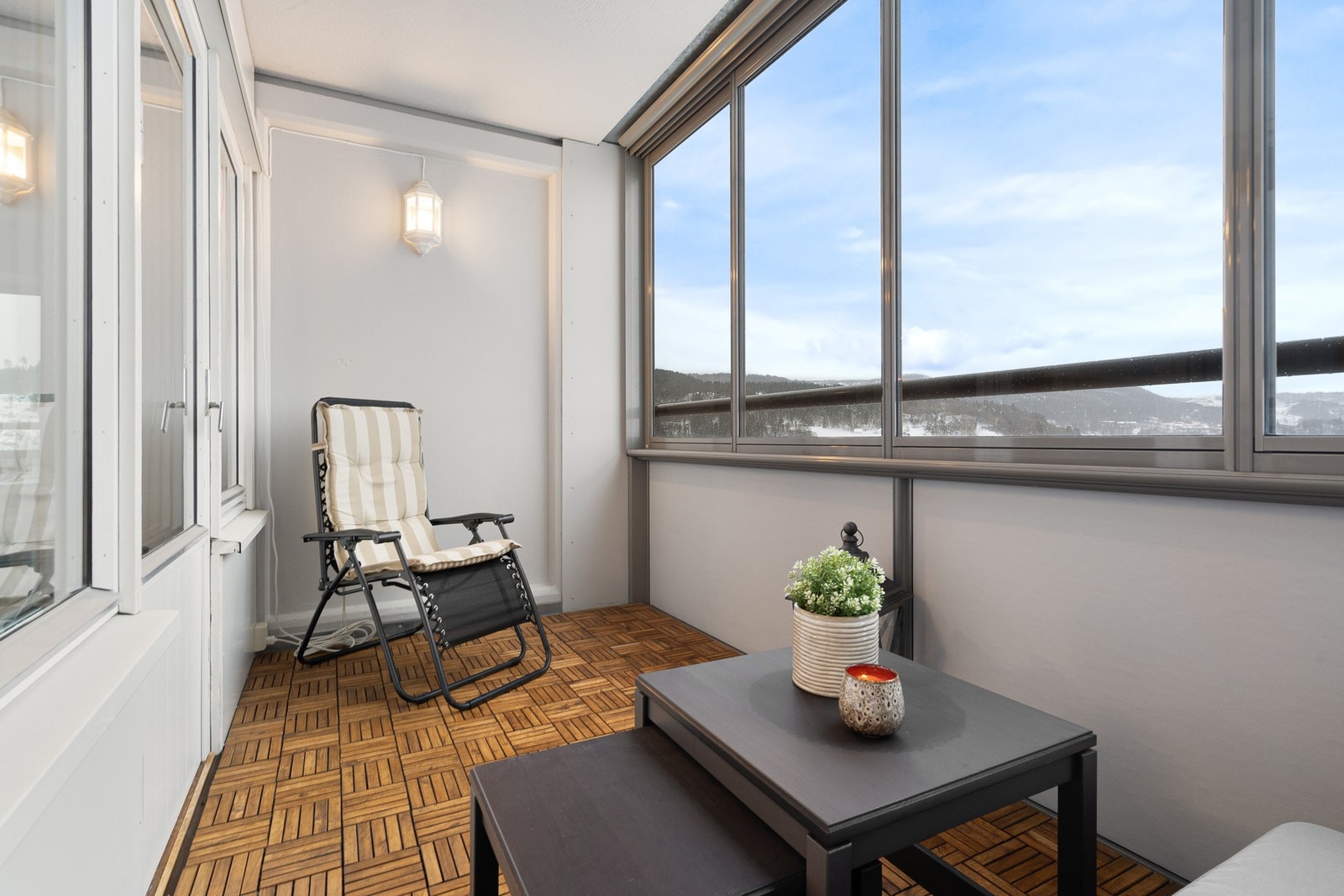 God plass til utemøblement. Galleribilde