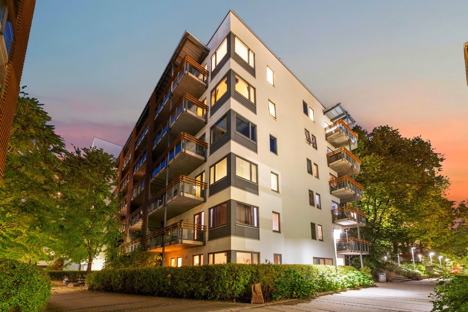 Pilestredet park 38 er en lys 3-roms hjørneleilighet med god planløsning, beliggende i et meget sentralt og populært boligområde. Galleribilde