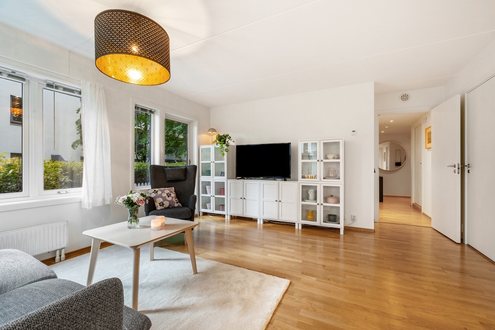 Boligen har parkett på gulv og det er balansert ventilasjon. Galleribilde
