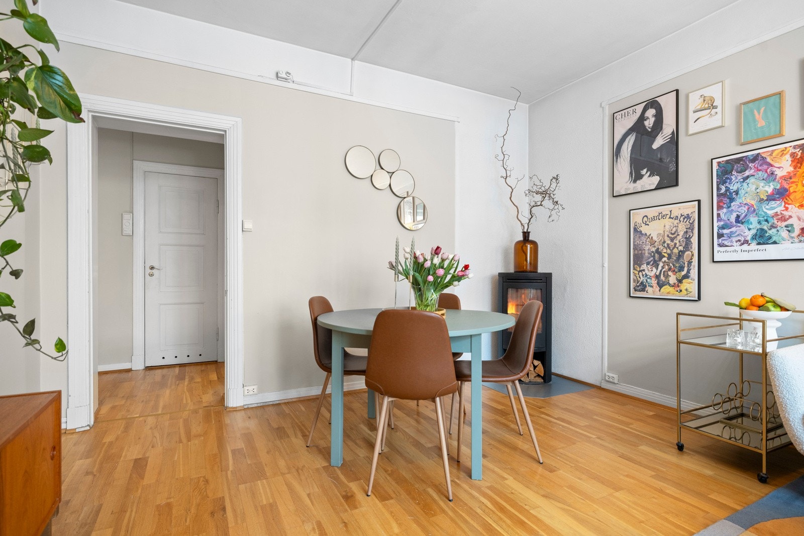 Stuen fremstår som lys og innbydende Galleribilde