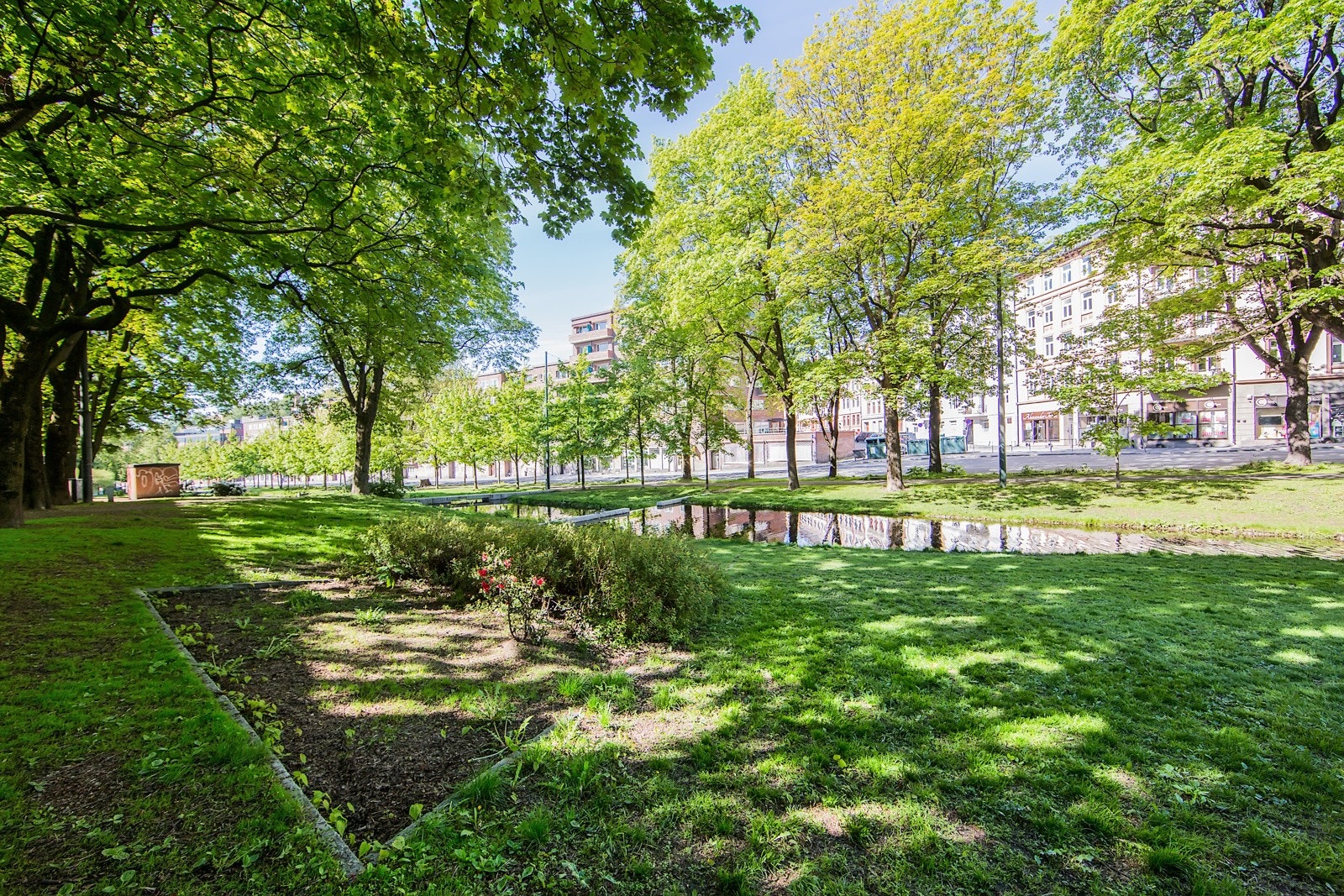 Herfra har du kort vei til et rikt servicetilbud, flere grønne parker og nærliggende bydeler Galleribilde