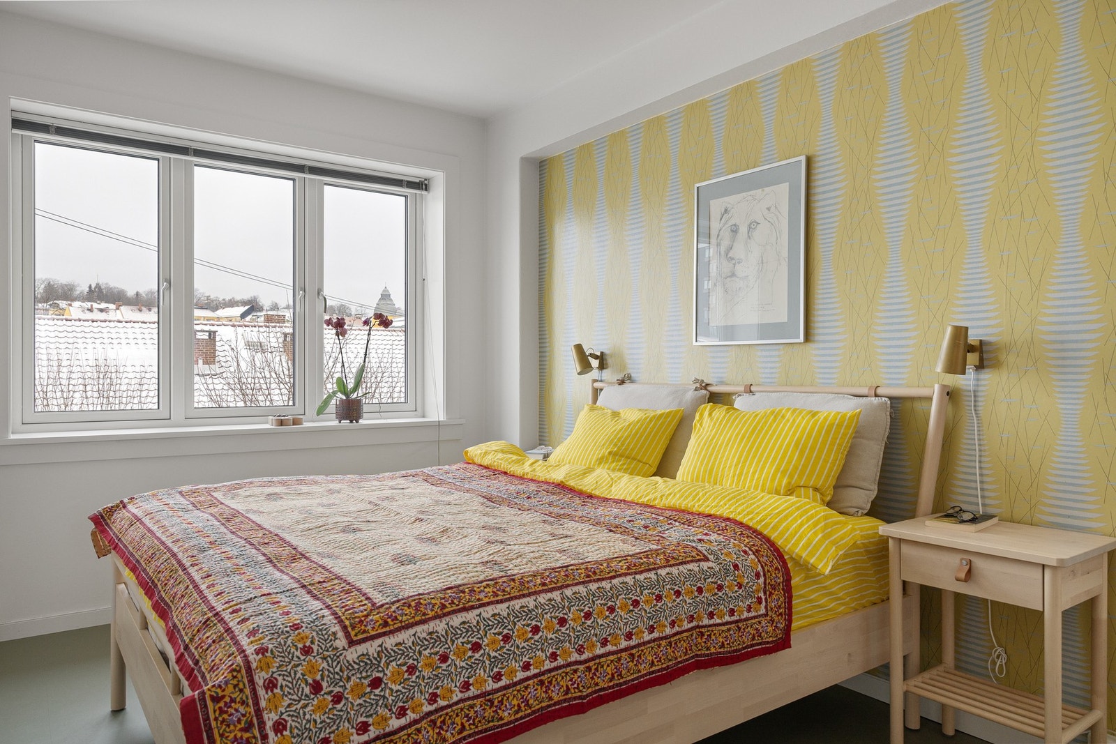 Hovedsoverommet har god plass til dobbeltseng med nattbord. Galleribilde