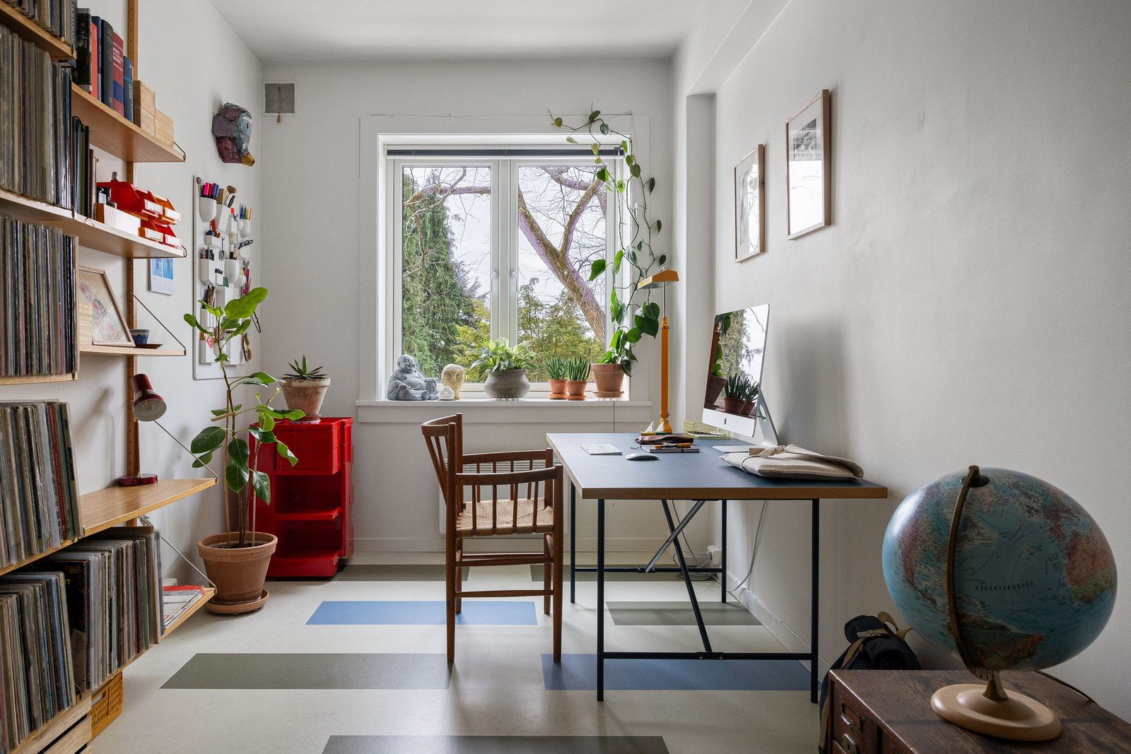 Leiligheten har to soverom av god størrelse, hvor det ene benyttes som kontor i dag. Galleribilde