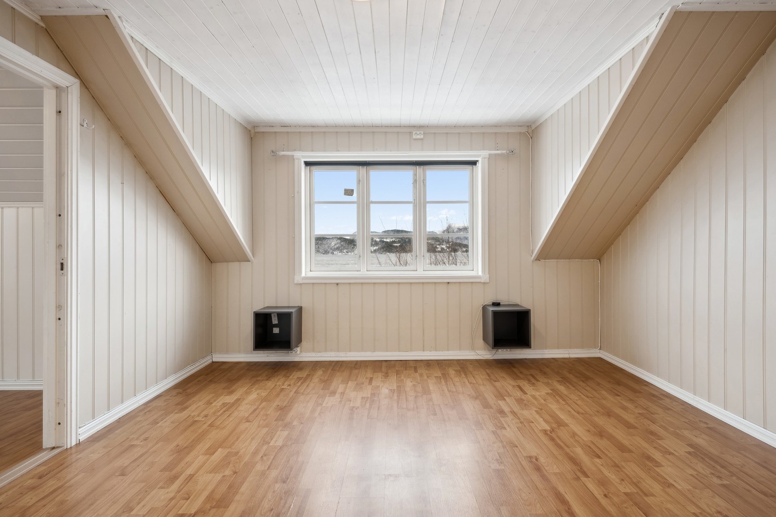 Soverom 1 som også kan benyttes som stue. Galleribilde