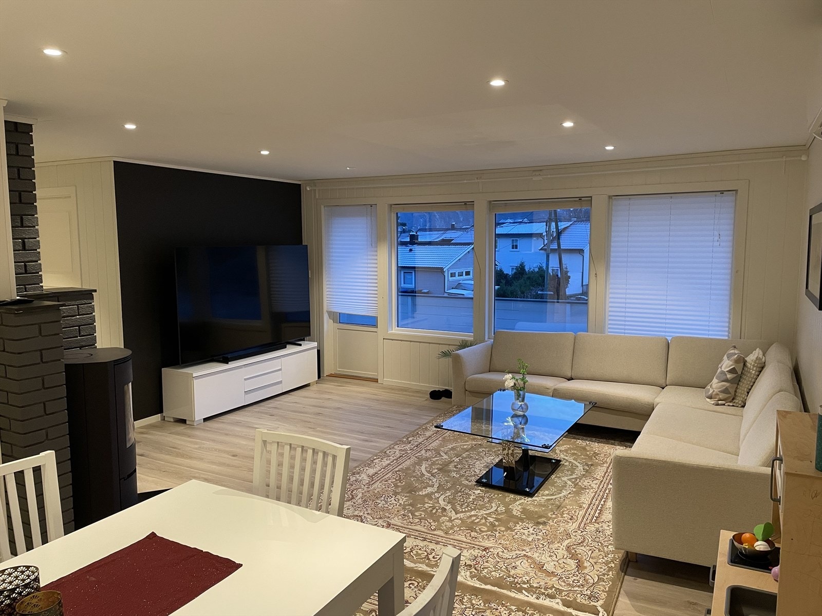 Stue oppe Galleribilde