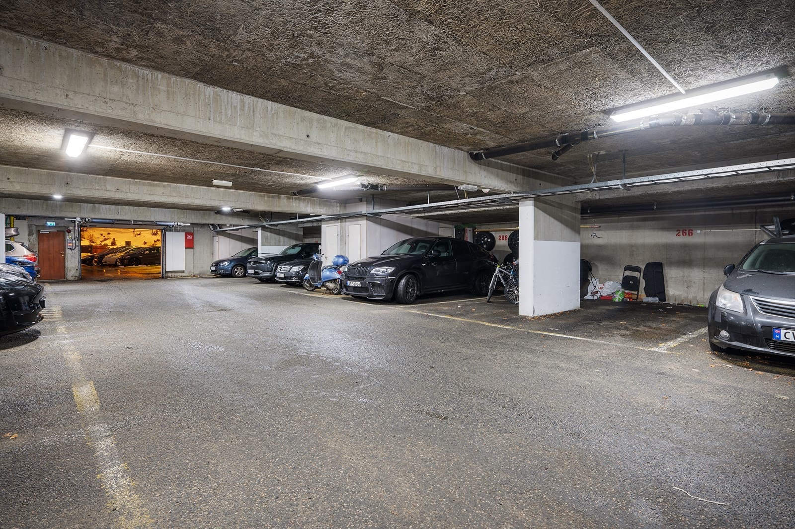 - Det medfølger fast parkeringsplass i garasjeanlegg - Galleribilde