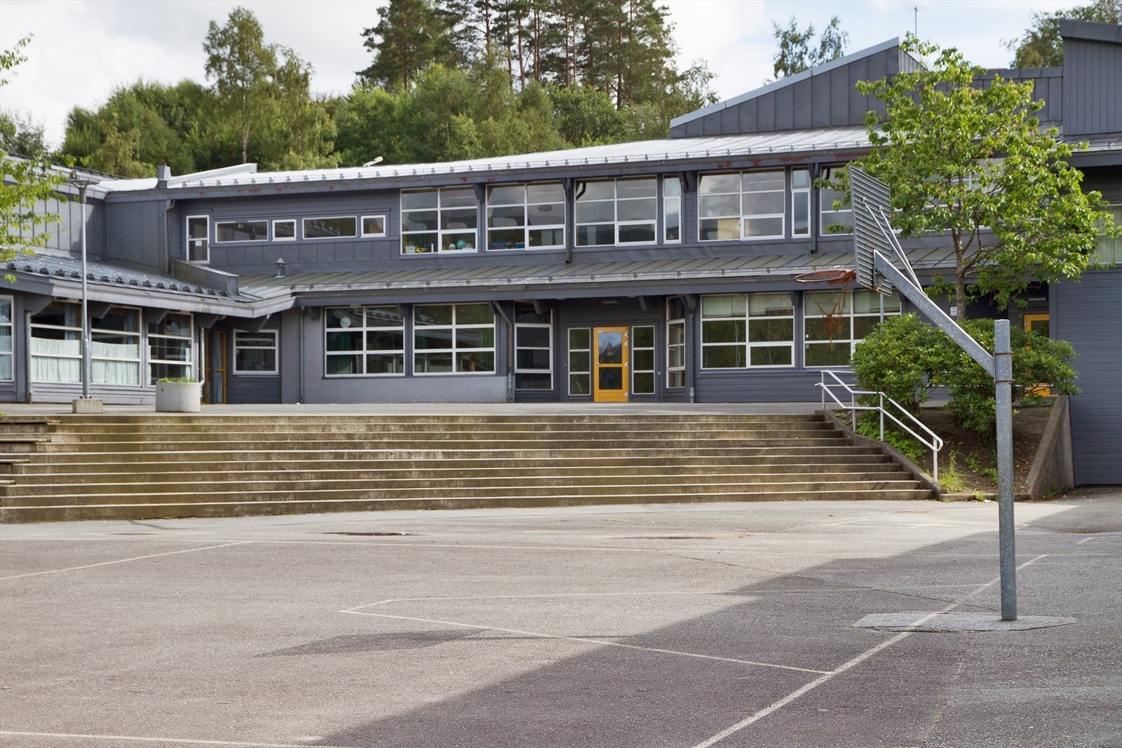 - Kringlebotn skole 1-7 trinn kun 4 minutter gange - Galleribilde